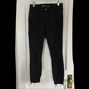 Mid-rise distressed ankle length jeans